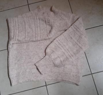beige dikke pull mt M beschikbaar voor biedingen