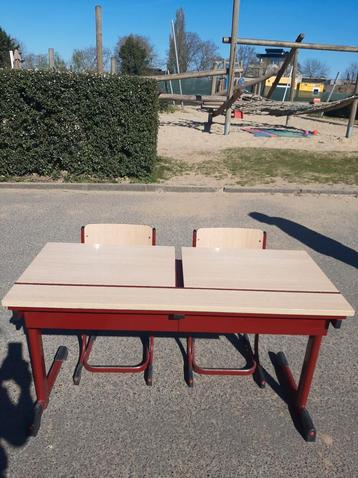Schoolbank 2 pers met stoelen beschikbaar voor biedingen