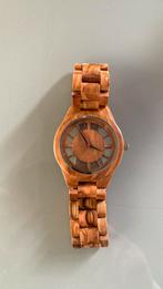 Superbe montre toute en bois neuve, Bijoux, Sacs & Beauté, Montres | Femmes, Montre-bracelet, Enlèvement ou Envoi, Comme neuf