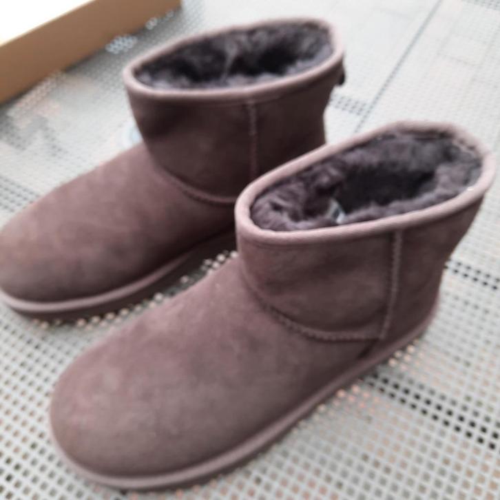 UGG NIEUW mt40 W CLASSIC MINI II BRUIN 100% ECHTHEID*MIB*, Kleding | Dames, Schoenen, Nieuw, Lage of Enkellaarzen, Bruin, Ophalen