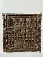 Antieke houten deurtje, Ophalen