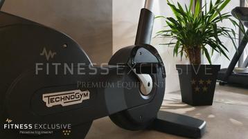 Vélo d'exercice vertical Technogym NewBike Unity Live remis  disponible aux enchères