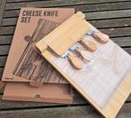 Set de petits couteaux à fromage avec planche. Neuf., Maison & Meubles, Cuisine | Couverts, Neuf