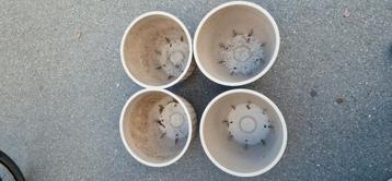 4 bloempotten diameter 30 en 11L inhoud beschikbaar voor biedingen