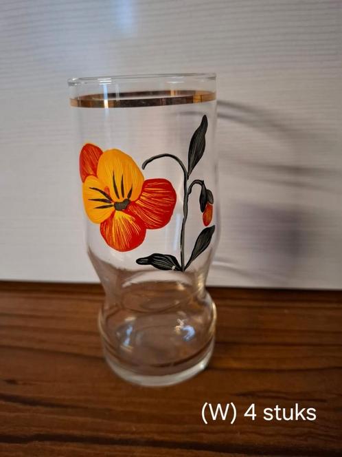 Set van 4 vintage bloemen glazen met goudrand, Verzamelen, Glas en Drinkglazen, Zo goed als nieuw, Ophalen of Verzenden