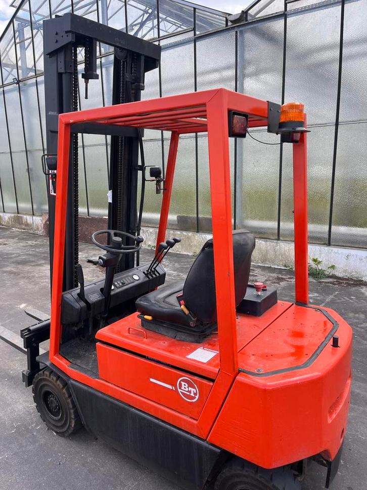 BT CB 1600 T elektrische vorkheftruck met lader, Zakelijke goederen, Machines en Bouw | Heftrucks en Intern transport, Heftruck