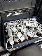 Plusieurs rallonges électriques de 2 mètres avec 4 prises, Enlèvement ou Envoi, Comme neuf