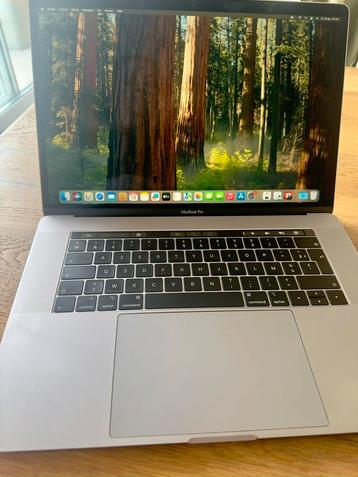 Apple Macbook Pro 15 inch 2019 + Garantie beschikbaar voor biedingen