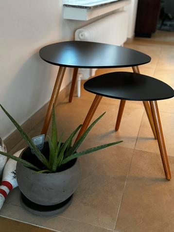 2 tables d'appoint noires vintage 