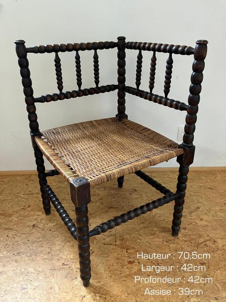 Hoekstoel (of hoek) in spoelstijl, Antiek en Kunst, Antiek | Meubels | Stoelen en Sofa's, Ophalen