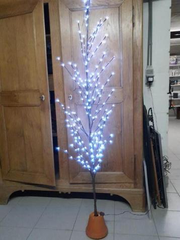 Led kerstboom. beschikbaar voor biedingen
