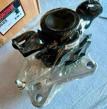 Ancrage droit pour support moteur  Toyota RAV4 3.5L-V6 06-12, Enlèvement ou Envoi, Toyota
