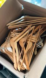 Kledinghangers, Ophalen, Zo goed als nieuw, Hout, Volwassenen