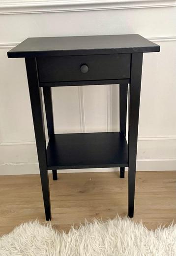 IKEA hemnes nachtkastje  beschikbaar voor biedingen