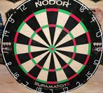 2 dartsborden met 1 ophanging en wieltjes, Sport en Fitness, Darts, Ophalen, Zo goed als nieuw