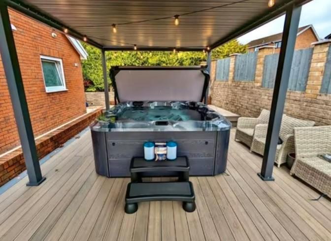 neuf  jacuzzi deluxe livraison+accessoire et plus offerts, Sports & Fitness, Produits de santé, Wellness & Bien-être, Neuf, Enlèvement ou Envoi