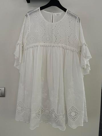 Zomers kleedje broderie anglaise beschikbaar voor biedingen
