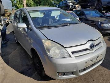 SCHOKBREKER RECHTS VOOR Toyota Corolla Verso (R10 / 11) beschikbaar voor biedingen