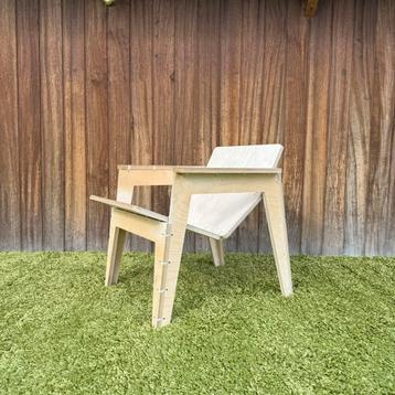 The Flat-Pack Frontier Chair by Will Holman