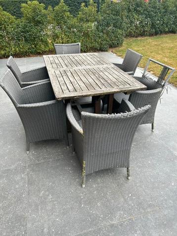 Gratis tuintafel + 6 rotan stoelen beschikbaar voor biedingen
