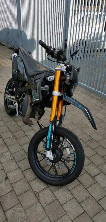 Rieju MRT 50 SM Pro Zwart/Blauw beschikbaar voor biedingen