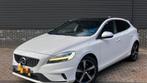 Volvo V40 2.0 D2 AUT R-DESIGN POLAR PANO LEER CAM NAV MATRIX, Auto's, 4 cilinders, Wit, USB, Diesel