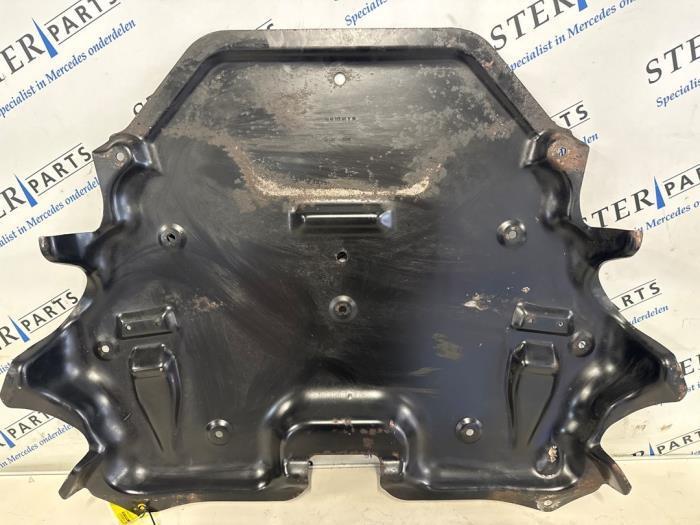 Motor Beschermplaat van een Mercedes E-Klasse, Auto-onderdelen, Carrosserie, Mercedes-Benz, Gebruikt, 3 maanden garantie, Ophalen of Verzenden