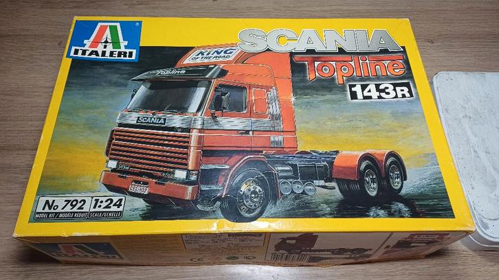 [1/24] Italeri 792 - Scania Topline 143R (2003), Hobby & Loisirs créatifs, Modélisme | Voitures & Véhicules, Comme neuf, Camion