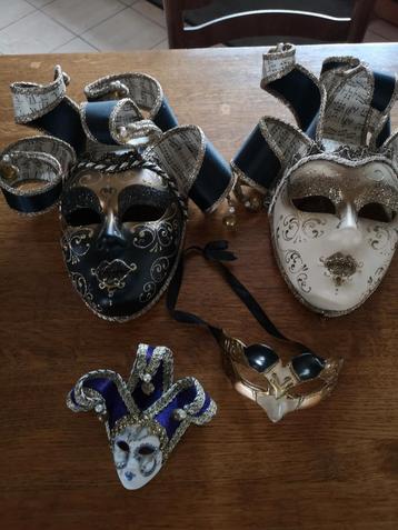 Venetiaanse maskers.  beschikbaar voor biedingen