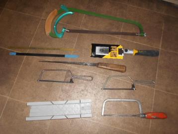 Lot de scies + boîte à onglets, Enlèvement, Utilisé