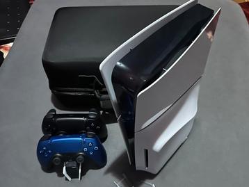PS5 Slim Disc-versie + accessoires, perfect voor op reis! beschikbaar voor biedingen