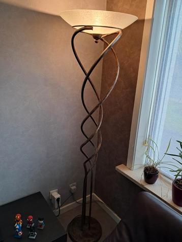 Staanlamp, als nieuw beschikbaar voor biedingen
