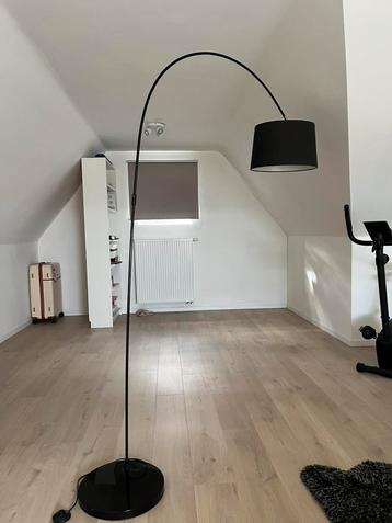 Staande lamp beschikbaar voor biedingen