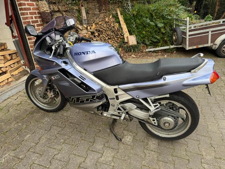 Honda VFR 750F RC36, Motoren, Motoren | Honda, Particulier, Toermotor, meer dan 35 kW, 4 cilinders, Ophalen