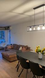 Bruine suede zetel met extra poef, Huis en Inrichting, Ophalen, Overige materialen, Gebruikt, Hoekbank