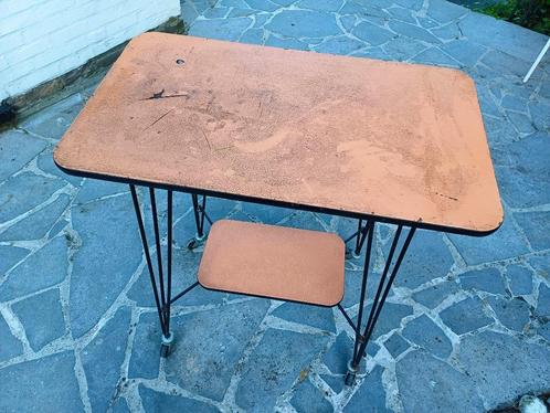 Vintage Tv tafel met hairpin poten en oranje bekleding, Huis en Inrichting, Tafels | Bijzettafels, Ophalen