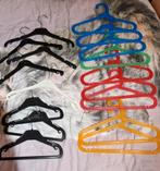 Grote set kinderkapstokken (17 stuks) – Kleur & Zwart, Enlèvement, Comme neuf, Plastique, Enfants