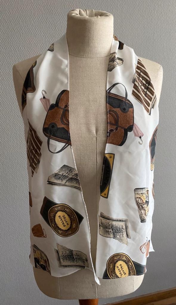 Sjaaltje, Envoi, Comme neuf, Écharpe