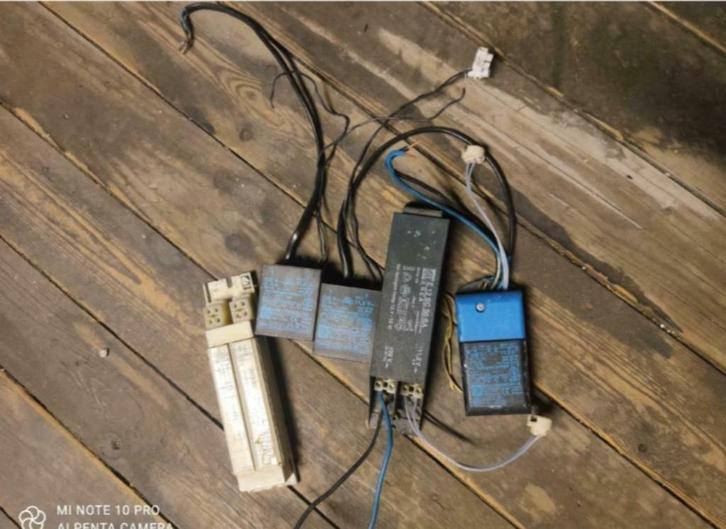 Transformateur 220V  12V – Bon état, Doe-het-zelf en Bouw, Elektriciteit en Kabels, Gebruikt, Ophalen of Verzenden