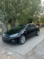 Prachtige Opel Astra Notchback 65 000 km, Auto's, Voorwielaandrijving, Leder en Stof, Zwart, Particulier