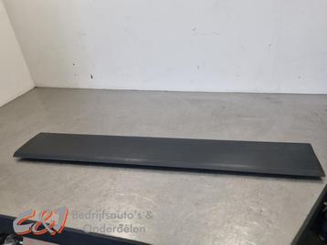 Sierstrip van een Renault Trafic beschikbaar voor biedingen