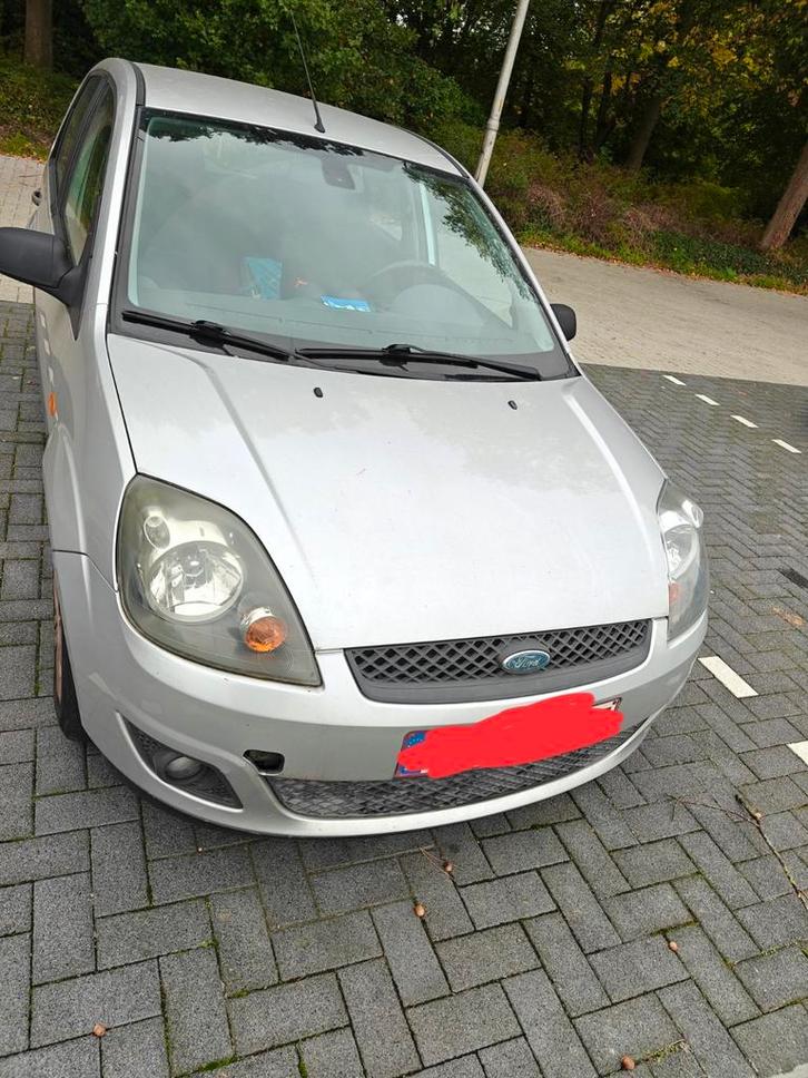 Ford Fiesta 2006 107000 km, Auto's, Ford, Particulier, Centrale vergrendeling, Elektrische ramen, Radio, Ophalen