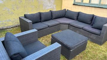 Loungebank tuinset met kussens beschikbaar voor biedingen