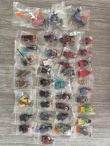 Lot lego marvel mini figuren  beschikbaar voor biedingen