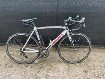 devron racefiets beschikbaar voor biedingen