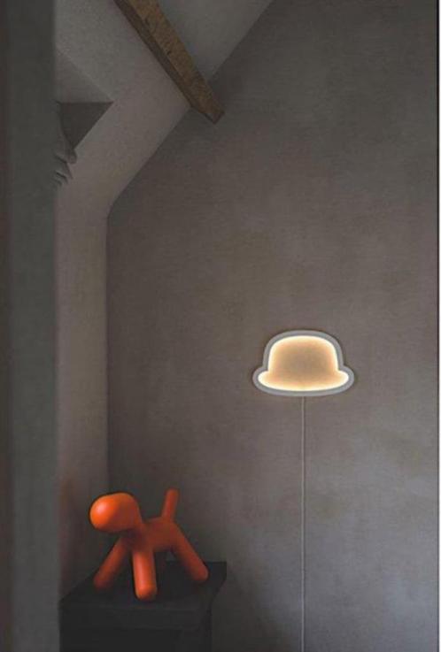 Atelier Pierre- LED muurlamp Chap-o wit 49 x 32 cm, Huis en Inrichting, Lampen | Wandlampen, Nieuw, Hout, Ophalen