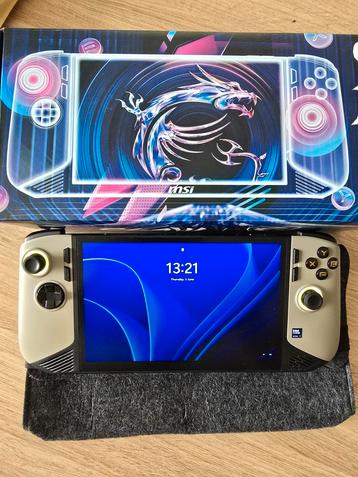 MSI Claw 8 AI+ + 1TB SD + Accessories beschikbaar voor biedingen