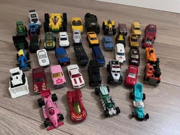 Lot: 40metalen wagens + 14 grote wagens/transformers beschikbaar voor biedingen