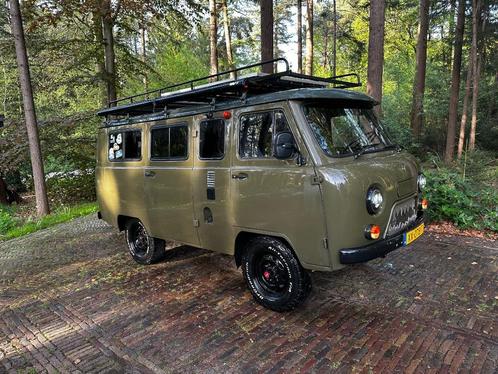 Uaz Bukhanka Buchanka 1984 off-grid 4x4 buscamper camper, Caravans en Kamperen, Mobilhomes, Particulier, Bus-model, tot en met 2
