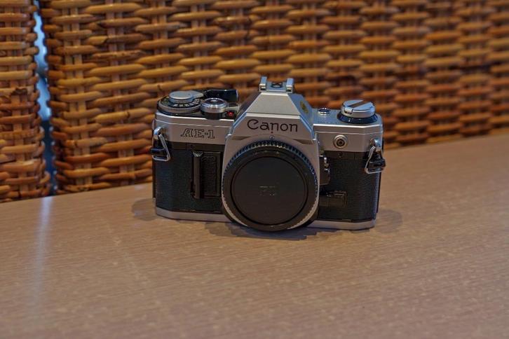 canon AE-1 Reconditionné, Audio, Tv en Foto, Fotocamera's Analoog, Refurbished, Spiegelreflex, Canon, Ophalen of Verzenden